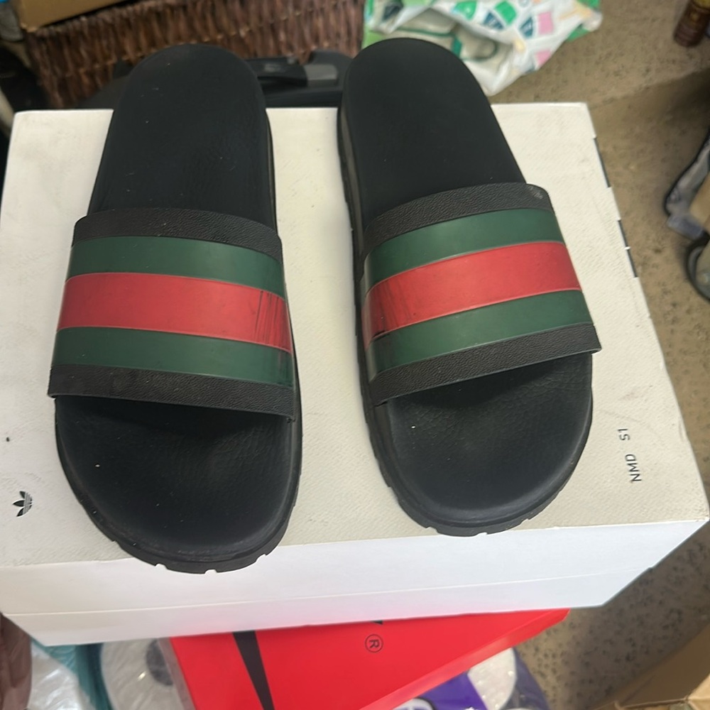 Men’s Gucci slides size 13 authentic